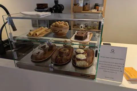 Roni's Bagel Bakery & Cafe photo 1